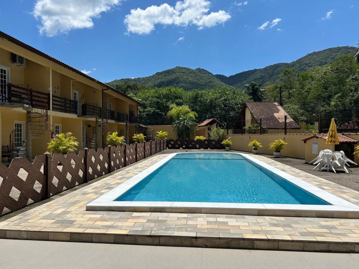 Proximo A Maranduba, Local Com Piscina