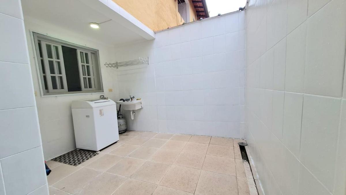 Proximo A Maranduba, Local Com Piscina