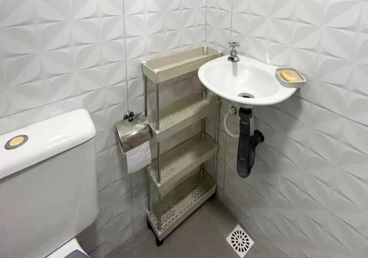 Proximo A Maranduba, Local Com Piscina