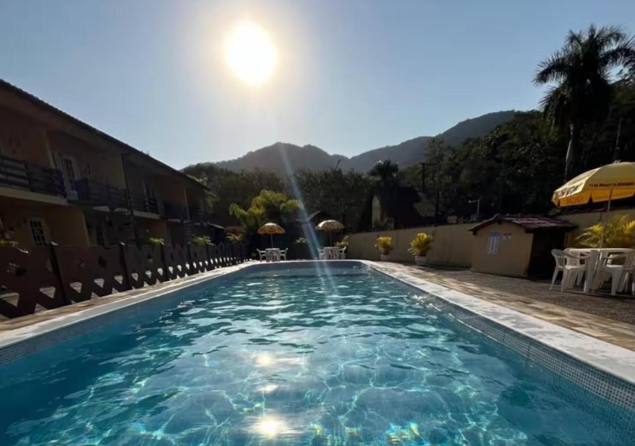 Proximo A Maranduba, Local Com Piscina Apartamento